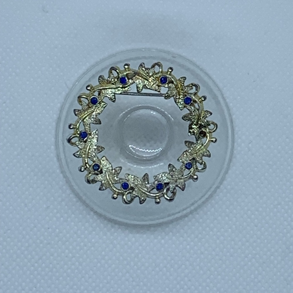 Vintage 1950s Gerrys Blue Rhinestone Wreath Brooch ✨